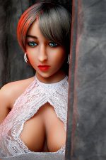 Sexy Blondine mit weißer Haut und riesigen Brüsten Sexpuppe